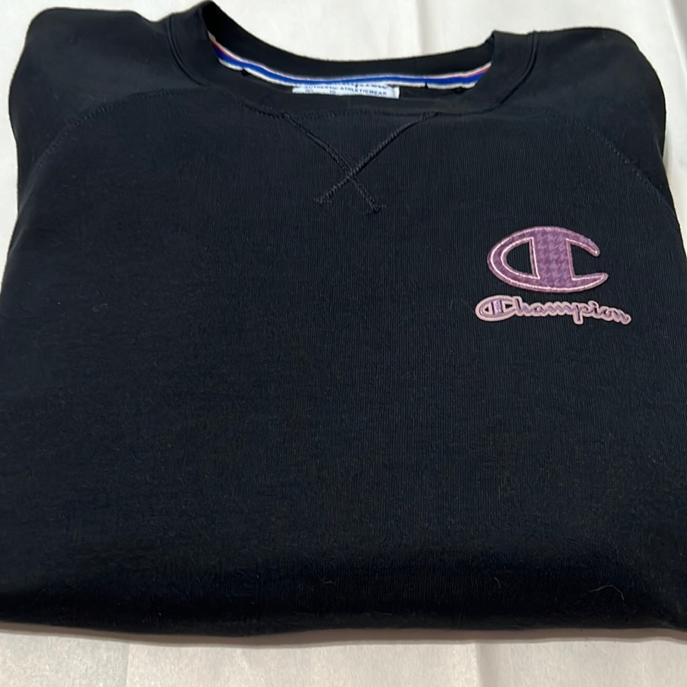 Champion Women’s Large Black and Purple Crewneck Sweatshirt
